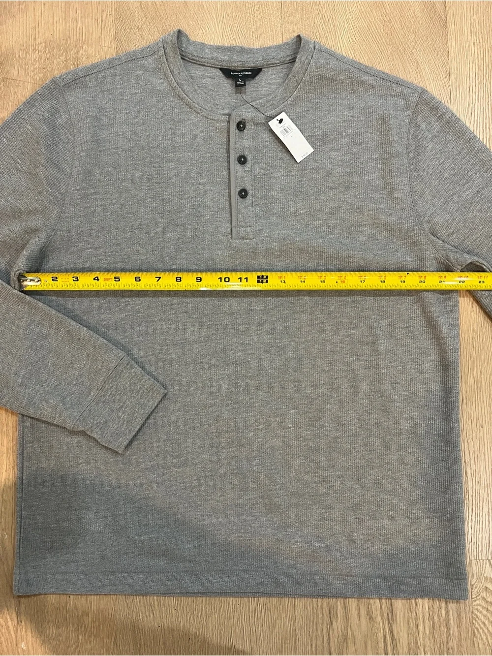 Banana Republic Men’s Size L Grey Waffle Knit Henley Pullover Long Sleeve Shirt